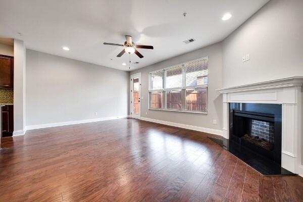 Building Photo - 207 Bixby Ln