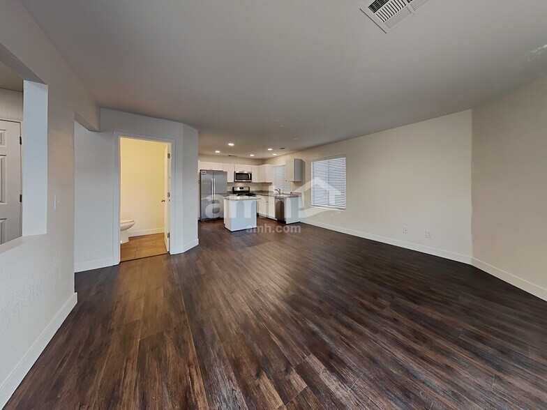 Building Photo - 6130 Peach Blossom Ln