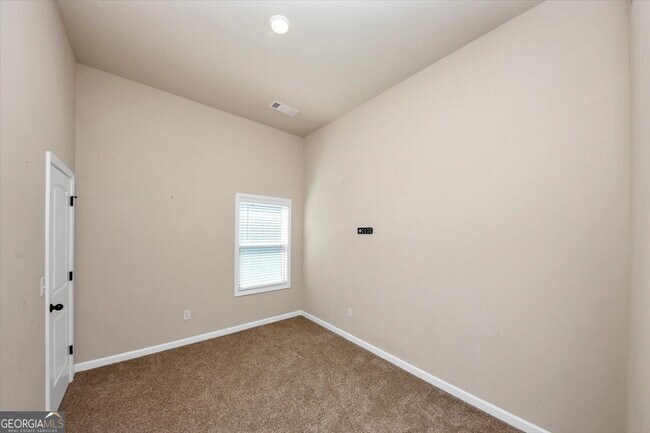 Building Photo - 2375 Walker Dr