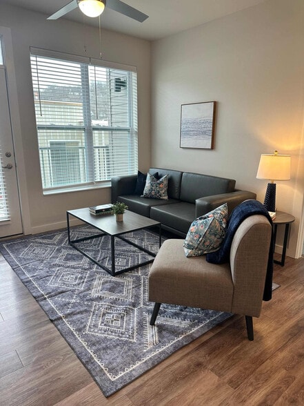 Building Photo - 1001 Marshall Ave