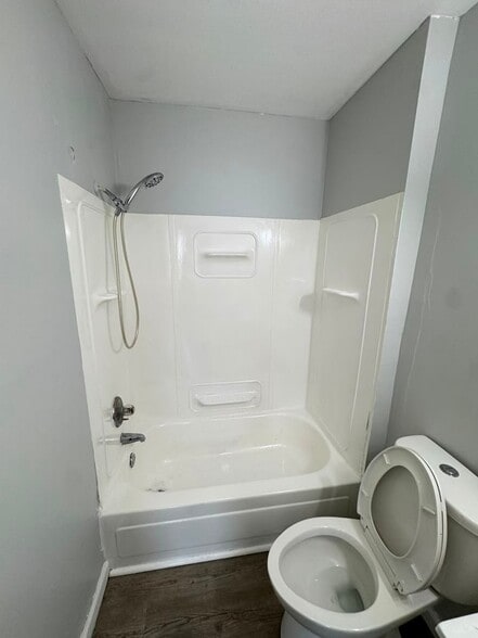 Building Photo - 1328 Juniper Dr