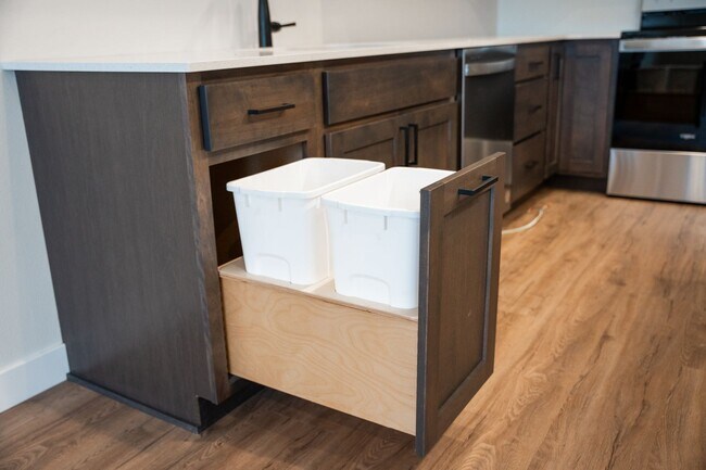 Building Photo - Modern 3 Bed / 2 Bath Twin Home — Stylish, Spacious, and No Backyard Neighbors!