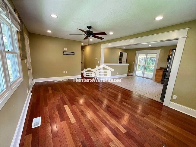 Building Photo - 5810 Francis Ave