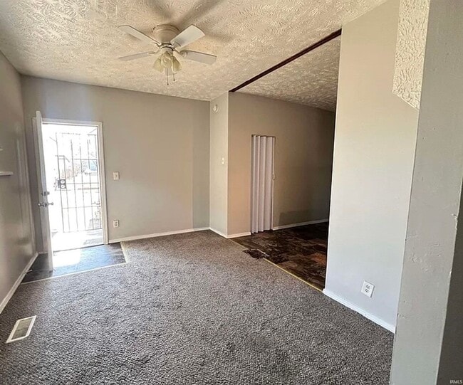 Building Photo - Welcome to our charming 1 bedroom