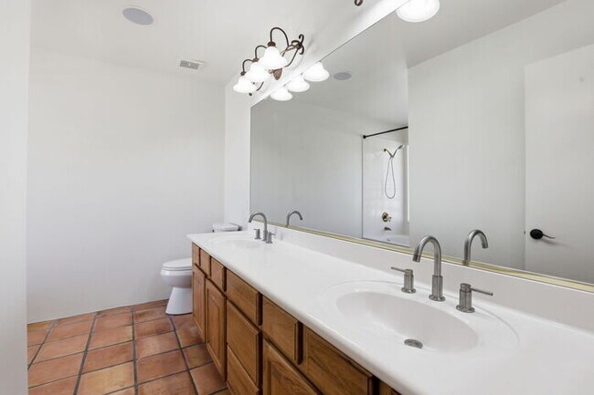 Building Photo - Beautiful Home in McCormick Ranch