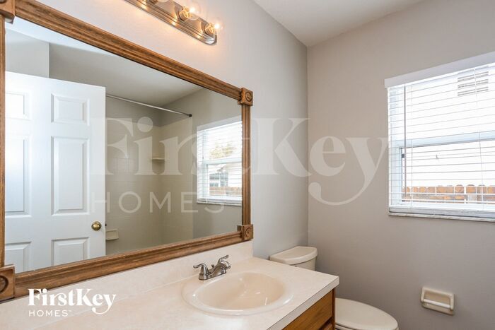 Building Photo - 10709 Deepbrook Dr