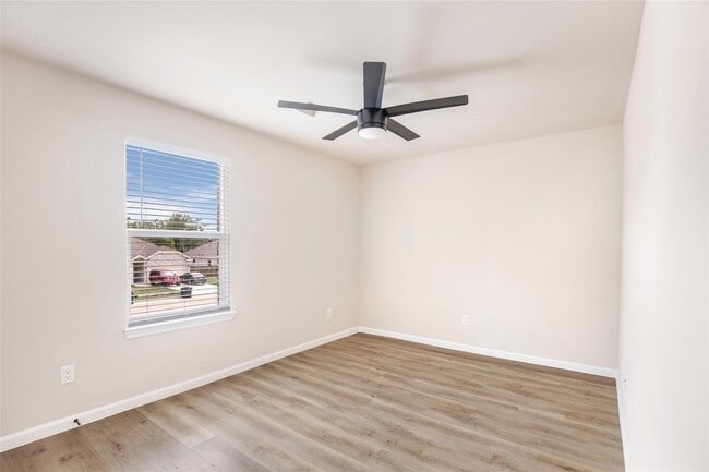 Building Photo - 322 Carlos Leal Dr