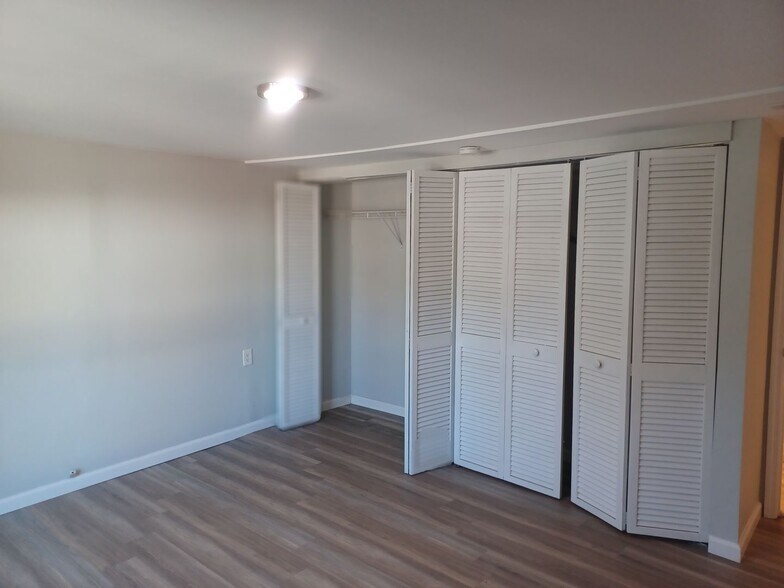 Building Photo - COMING EARLY JUNE: ISLAND LIVING IN BOKEELIA: 1 BD / 1.5 BR Front Screened Lanai