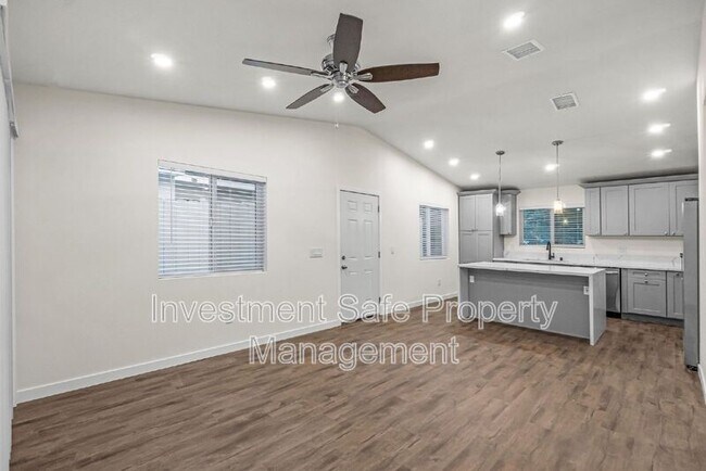 Building Photo - 1809 Devon Pl