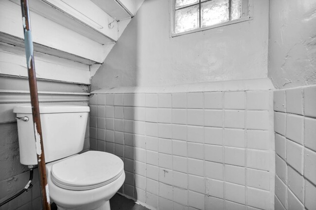 Building Photo - 10920 Granger Rd