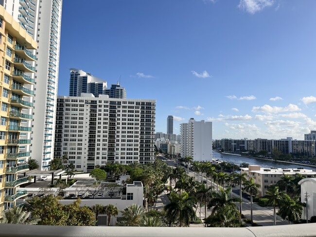 Building Photo - 2501 S Ocean Dr