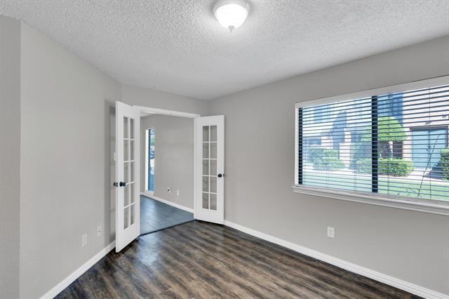 Building Photo - 2309 Balsam Dr