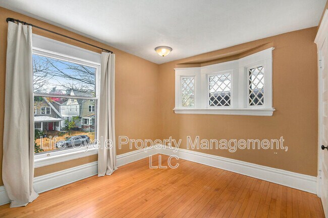 Building Photo - 354 Richard Terrace SE