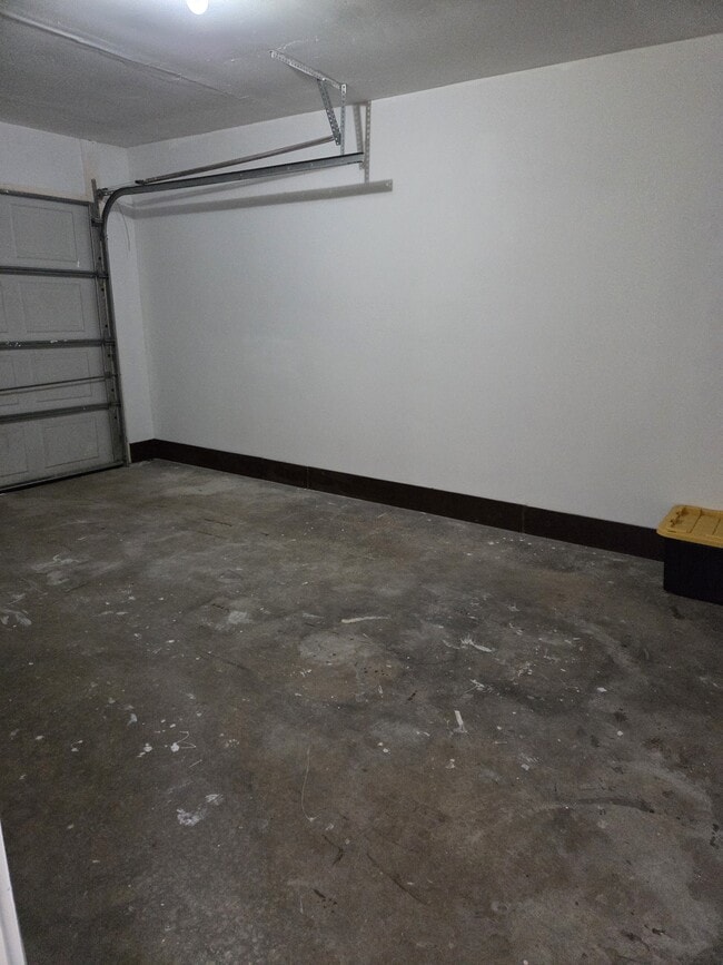 Building Photo - 182 Sequoia Cir