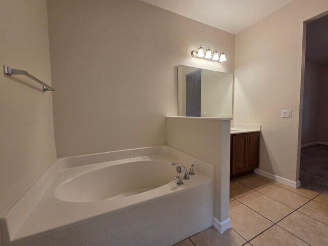 Building Photo - Three Bedroom Home at Lake Pleasant Cove in Apopka