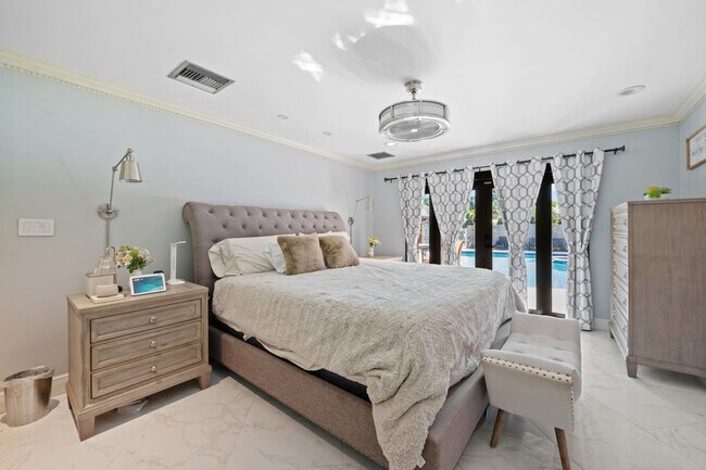 Building Photo - 4501 Briarcliff Ln