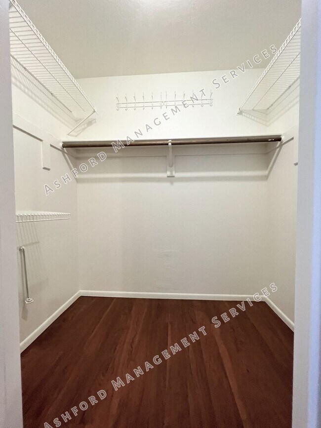 Building Photo - 3 BEDROOM 2 BATH IN HEART OF CHANDLER WITH...