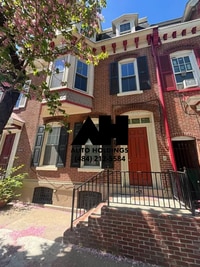 Building Photo - 104 N 10th St