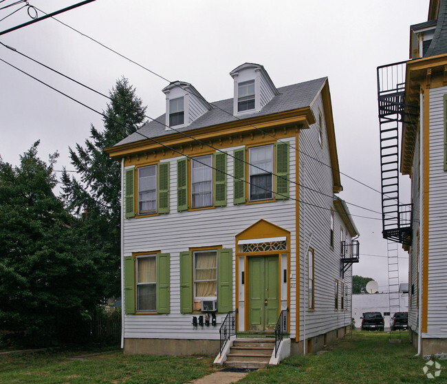 Primary Photo - 24 High St