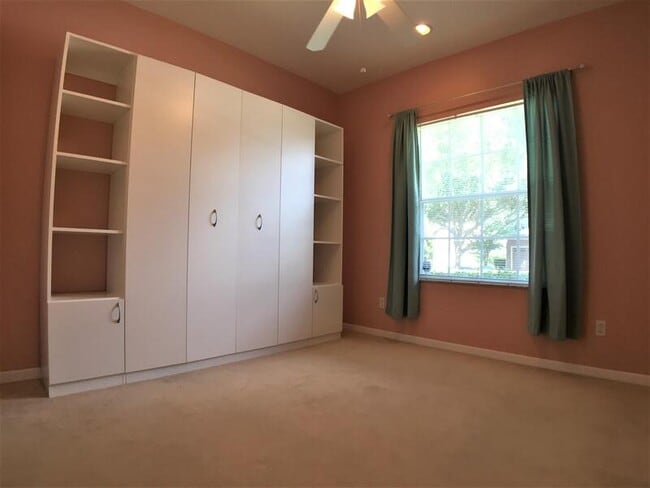 Building Photo - 909 Arbormoor Pl