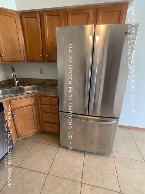 Building Photo - 9439 Green Park Gardens Dr
