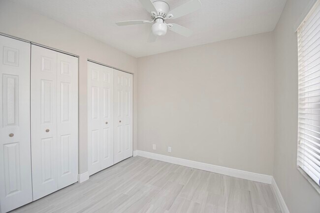 Building Photo - 4240 Village B Dr