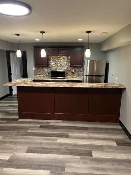 Building Photo - 1028 Pierpoint Ln