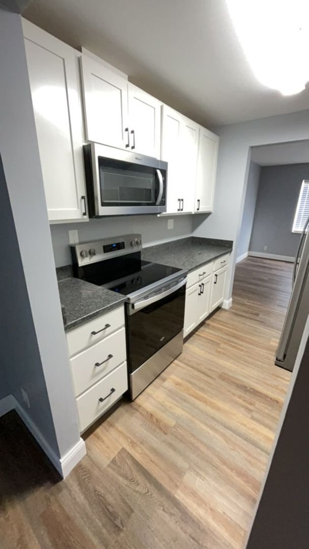 Building Photo - Bexvie Village Townhomes - Renovated unit