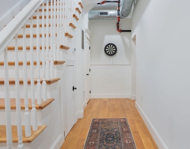 Building Photo - 11 S Mason St