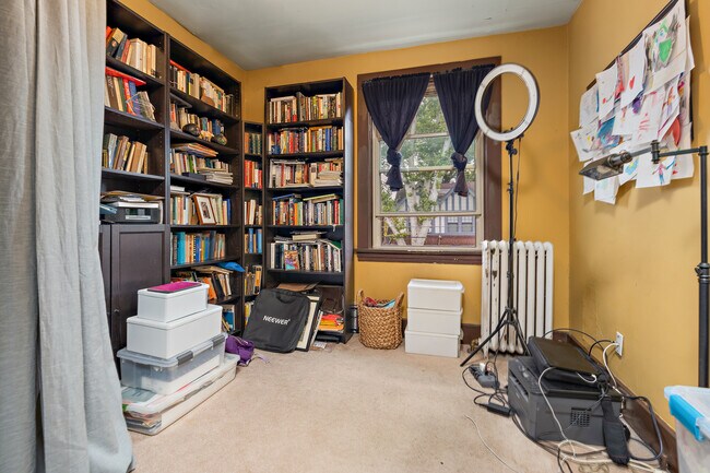 Building Photo - 576 Celeron St