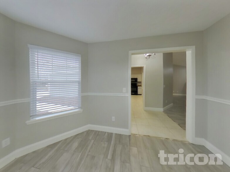 Building Photo - 8778 Fieldside Dr S