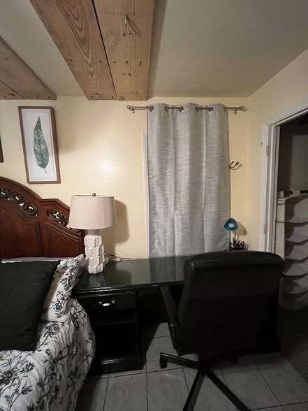 Building Photo - 106 Weatherstone Dr