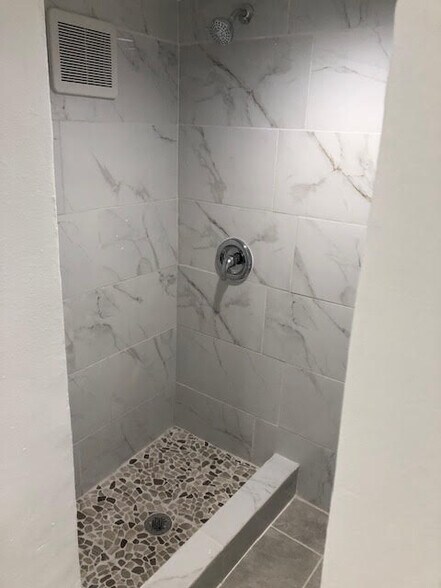 Shower - 4042 Delta St