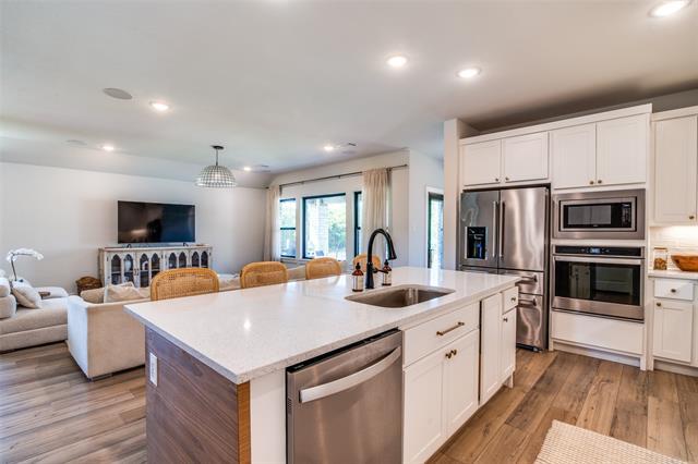 Building Photo - 594 Torrey Pines Cir
