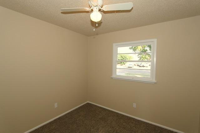 Building Photo - Half off First Full Month's Rent! /Fantastic Updated Home
