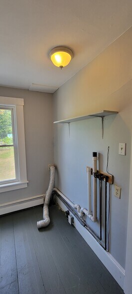 Washer and Dryer Hookups - 125 Laurel St