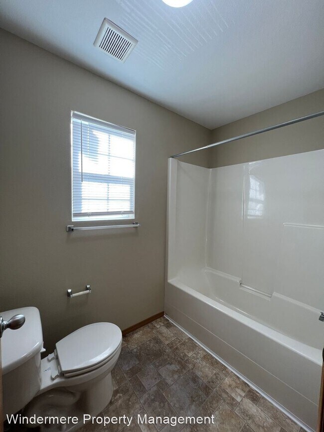 Building Photo - 3 br, 2.5 bath House - 6878 Aquene Loop Ne