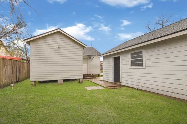 Building Photo - 7515 Laredo St