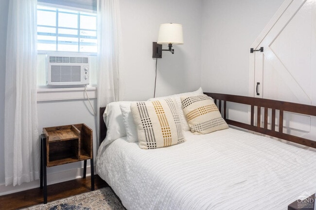 Building Photo - 426 Spook Rock Rd