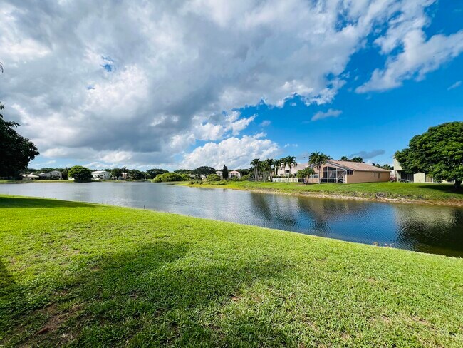 Building Photo - 7859 Springvale Dr