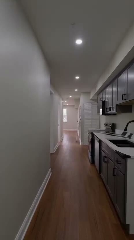 Building Photo - Ely Place