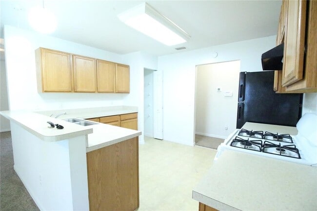 Building Photo - 4580 NE 16th Ter