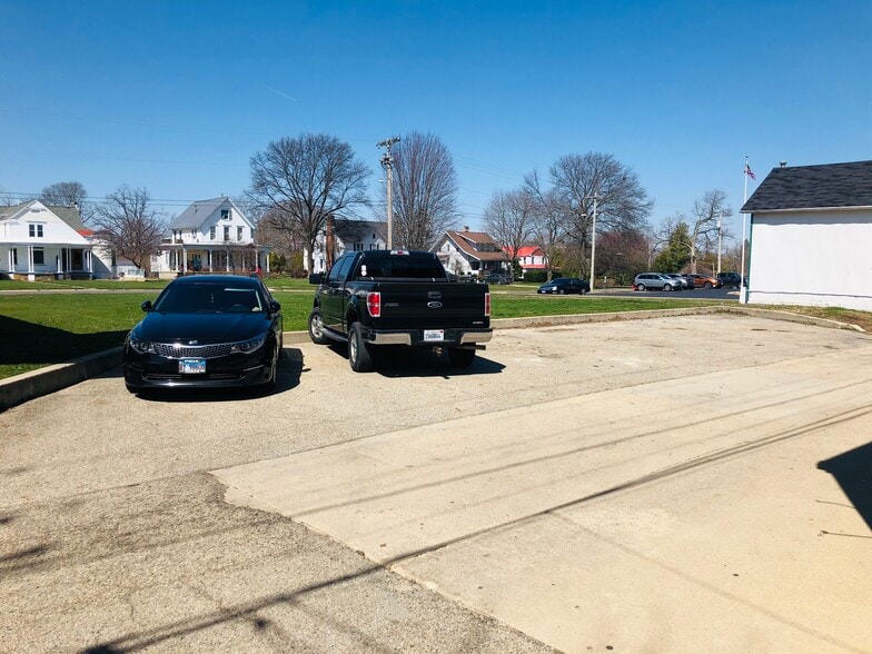 Off Street Parking - 640 S Main St