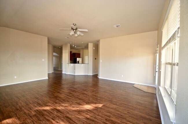 Building Photo - BEAUTIFUL New Home Available NOW!