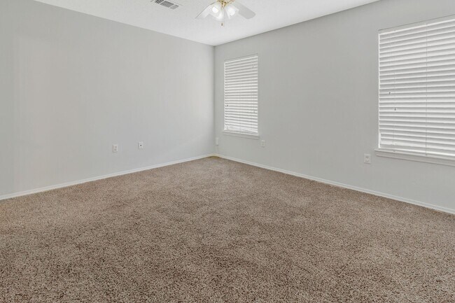 Building Photo - 1828 Sod Dr