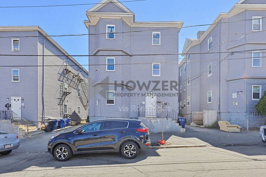 Building Photo - 112 Clark St