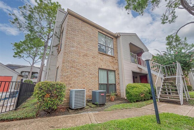 Primary Photo - 2025 Augusta Dr