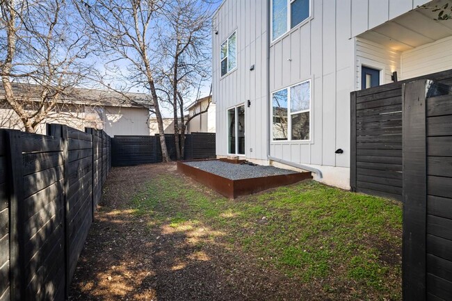 Building Photo - 4712 Reyes St