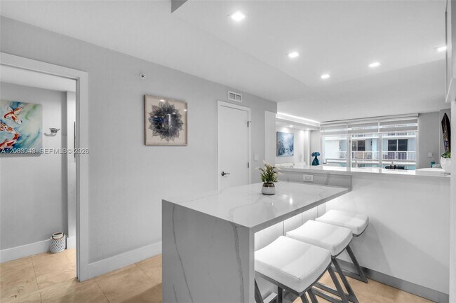 Building Photo - 6917 Collins Ave