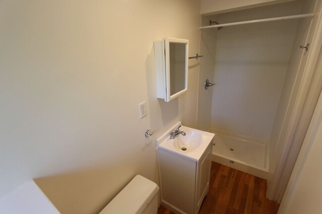 Building Photo - Charming 3BR Home Downtown | Hardwood Floors + In-Unit Washer/Dryer